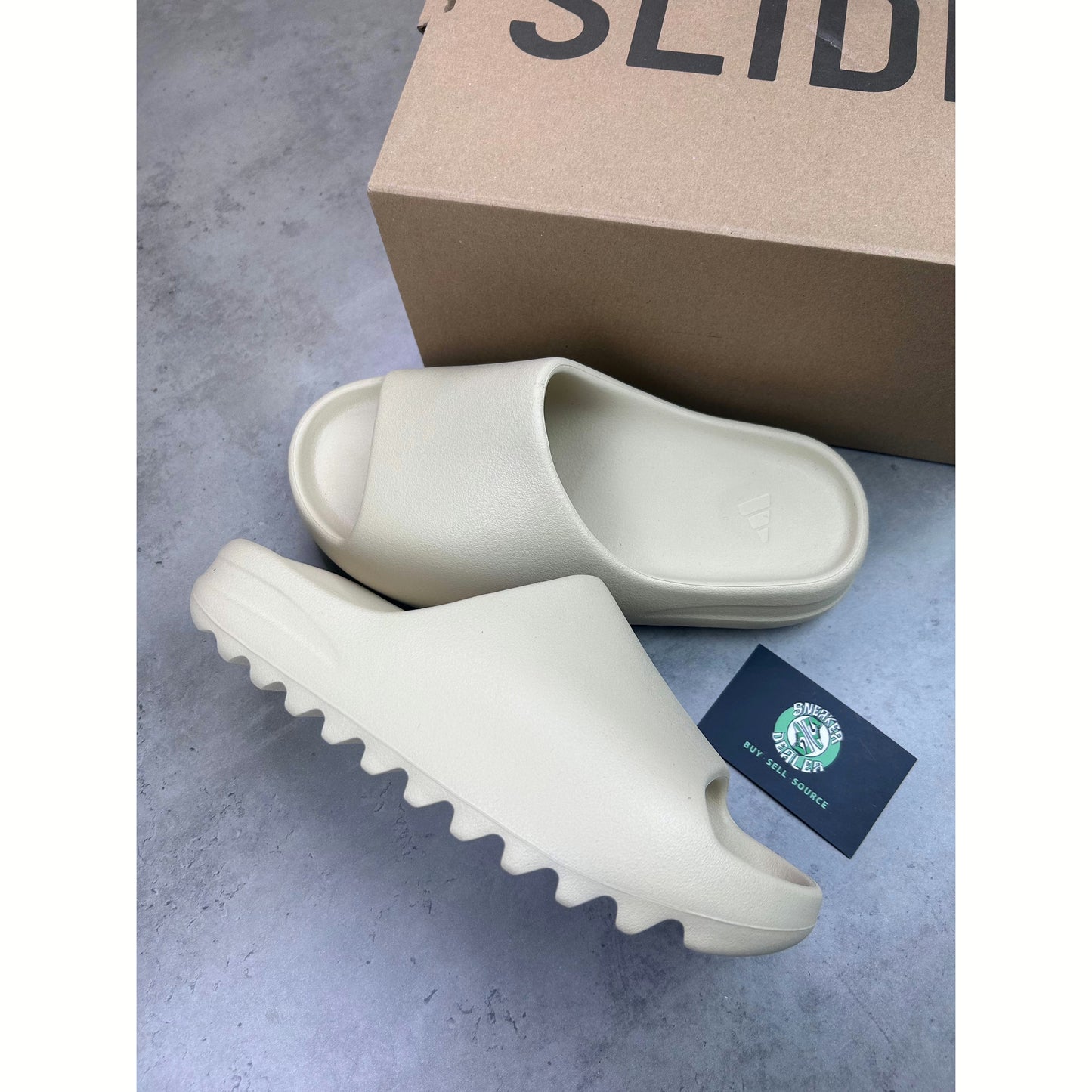 Yeezy slide “Bone”