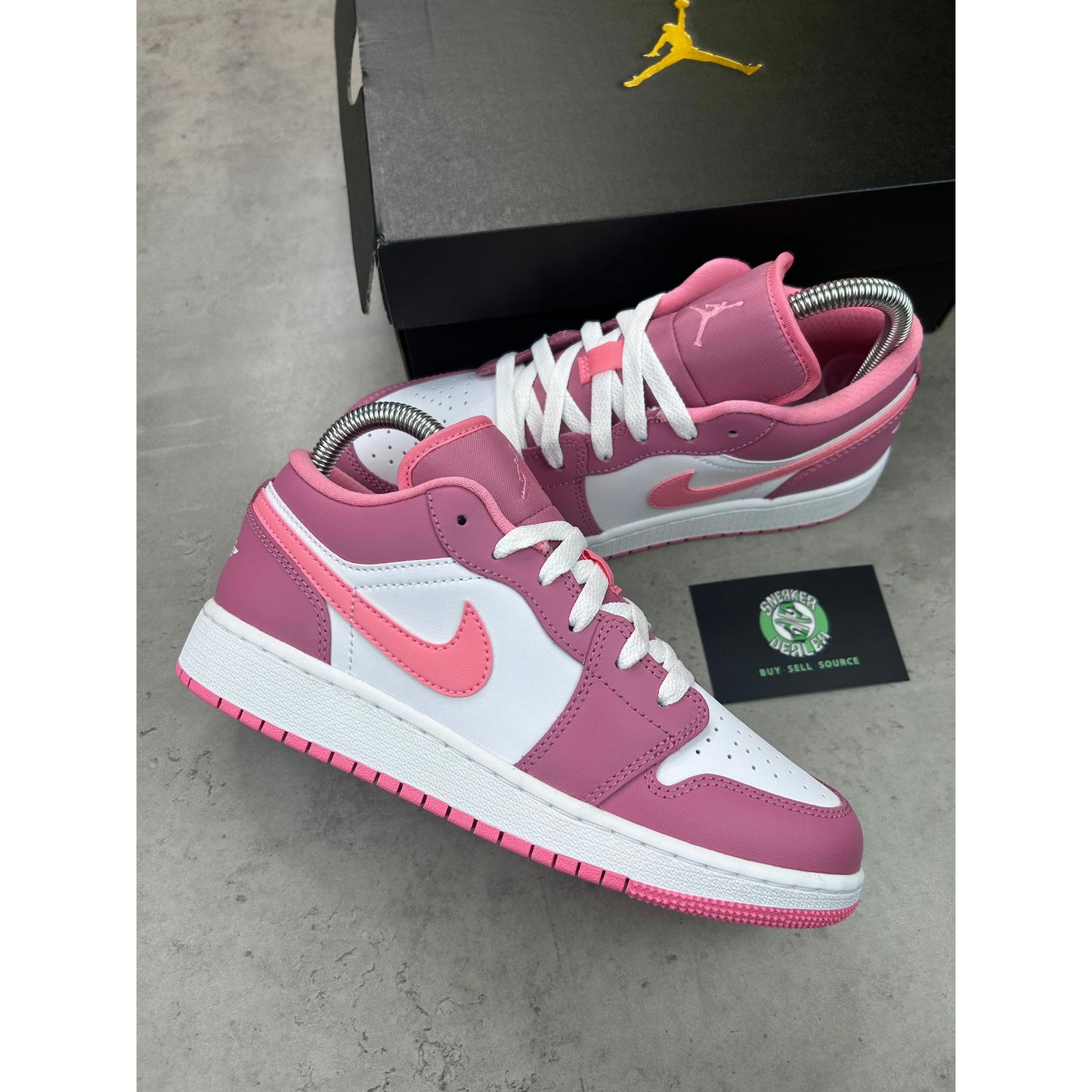 Air Jordan 1 Low “Desert Berry” (GS)