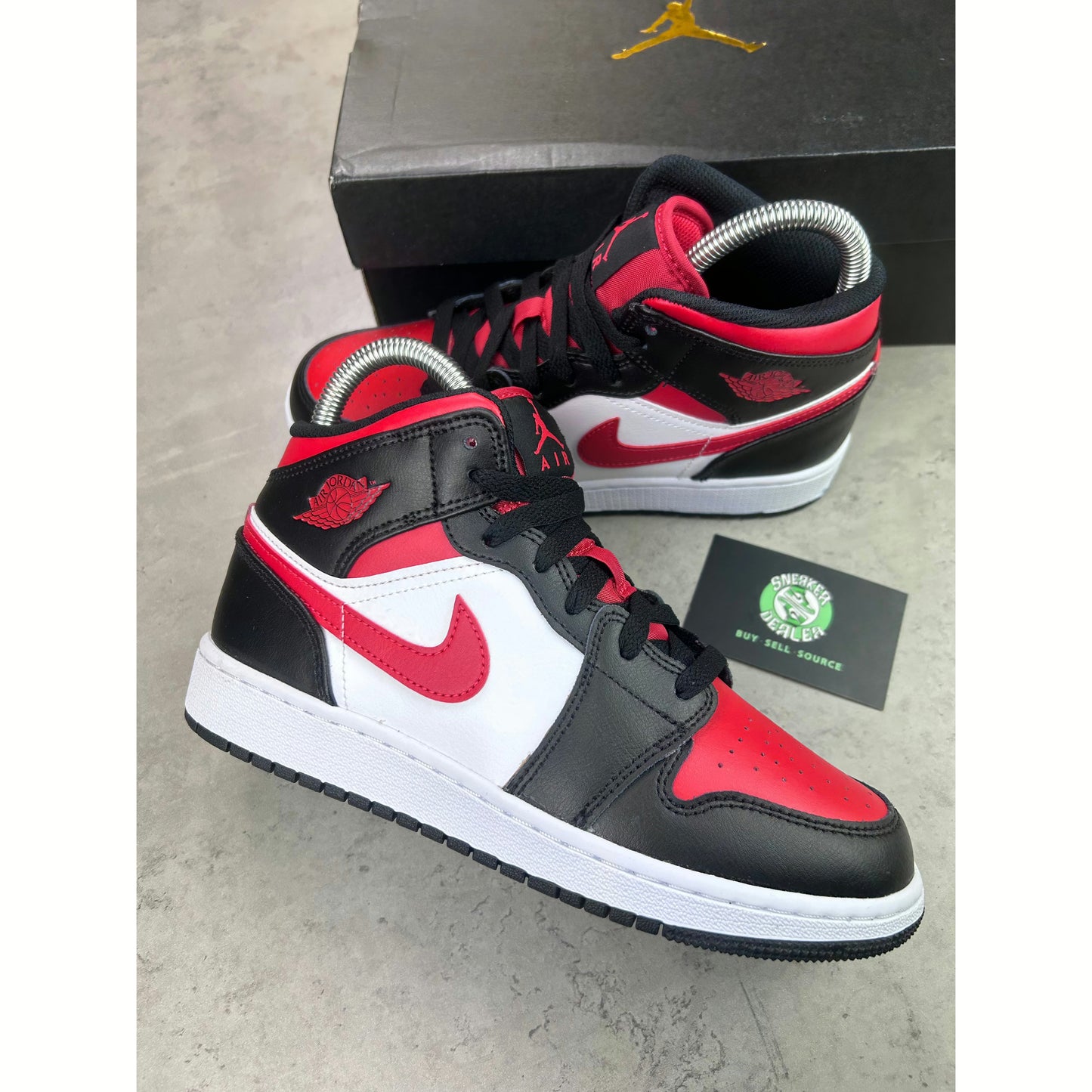 Air Jordan 1 Mid "Fire Red/Black Variation [GS]